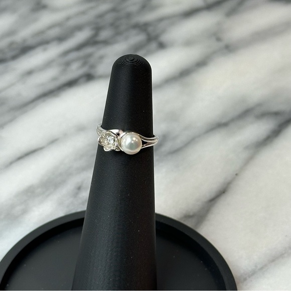 ✨Diamond and Pearl Sterling Silver Ring 925 Stamp Size 6 Hand Polished - Picture 1 of 8